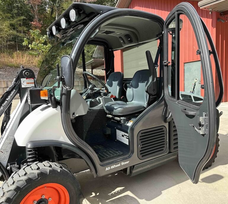 Bobcat 5610 4x4 Cab Features