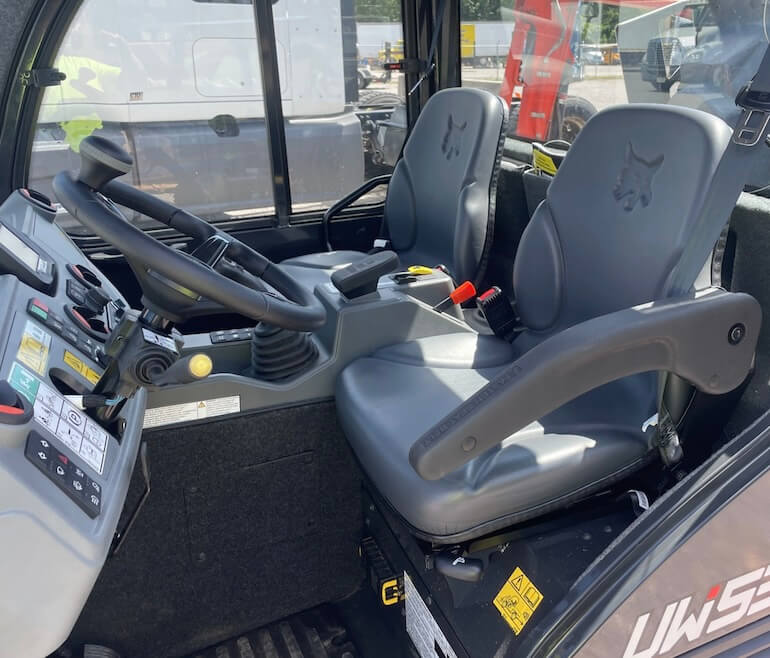 Bobcat UW53 Toolcat Cab